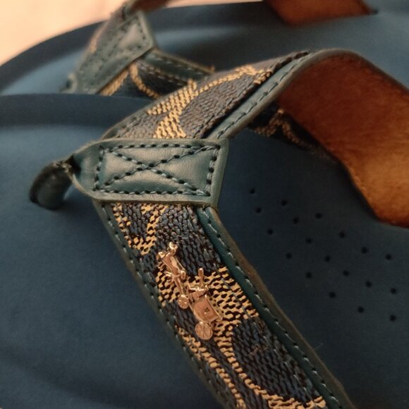 COACH • Teal Blue Signature Flip Flop Sandals • Sz 10 - Picture 4 of 4